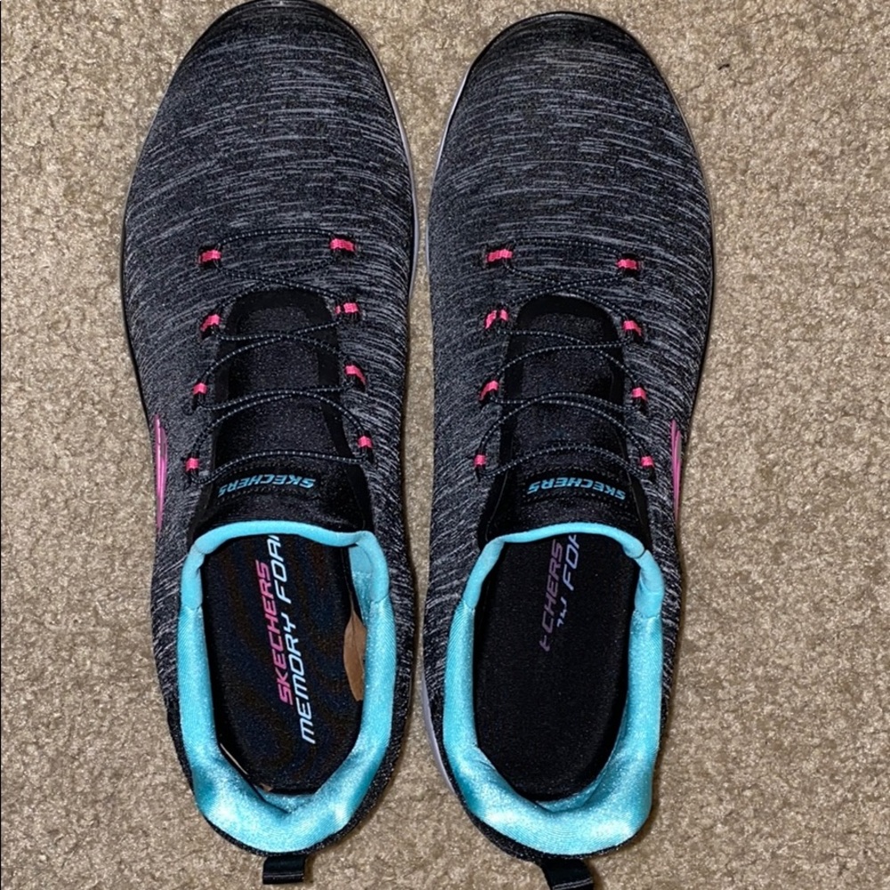 Skechers